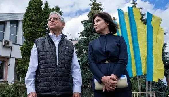 Генпрокурор США відвідав Україну без попередження