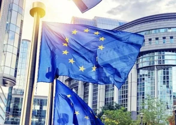 Европарламент поддержал предоставление Украине статуса кандидата в ЕС