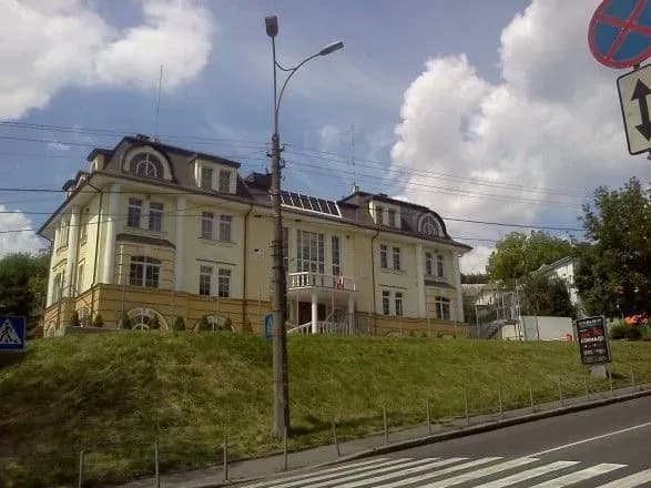 Швейцарія може почати надавати консульські послуги росії та Україні