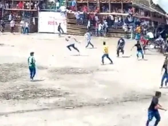 У Колумбії під час кориди обвалилася трибуна з глядачами