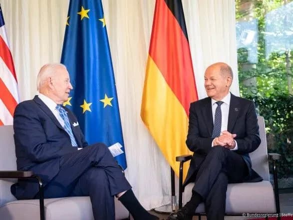 Це чітке послання путіну: Шольц зустрівся з Байденом на полях саміту G7
