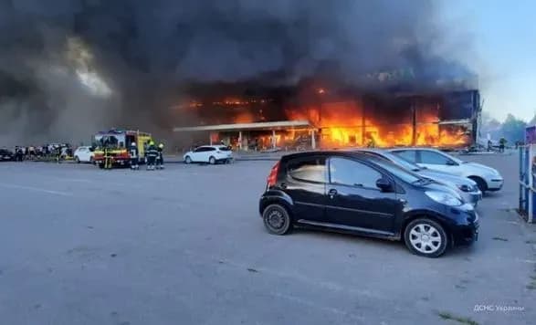 Обстріл ТРЦ Кременчука: госпіталізовано 21 людину, 6 у важкому стані
