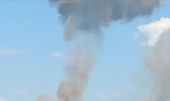 В Дніпрі ракета влучила в СТО: під завалами знаходяться люди - мер