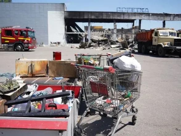 Не мав жодного військового значення: голова ОВА показав фото зі знищеного росіянами ТЦ у Кременчуку