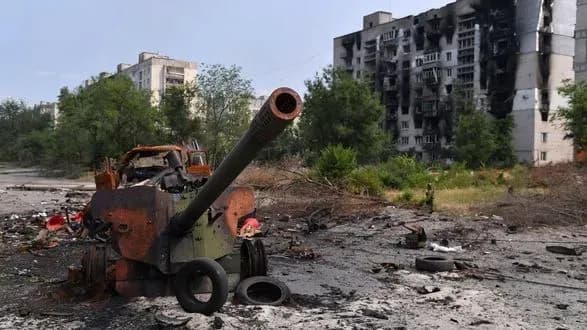 Вуличних боїв в Лисичанську немає, місто не оточене - Гайдай