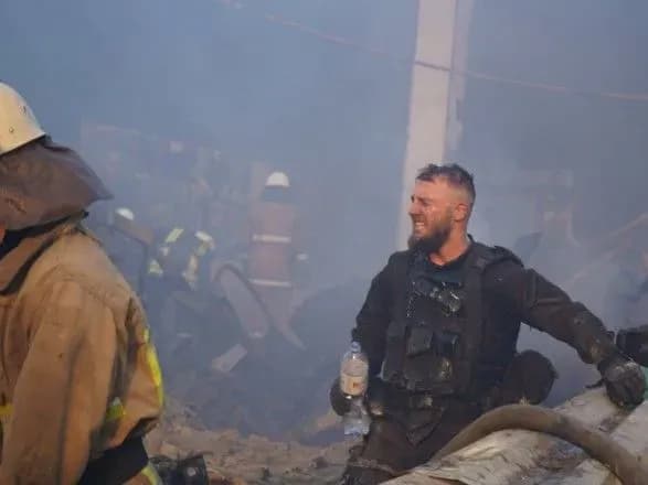 Ракетний удар по ТЦ у Кременчуці: завали розібрали на 88%