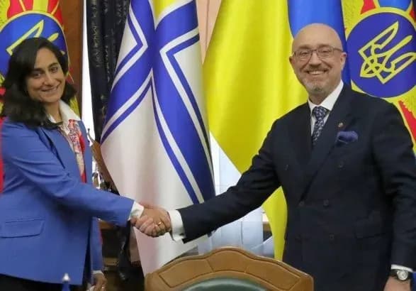 Резніков: Канада передасть для України камери для ударних дронів та бронеавтомобілі