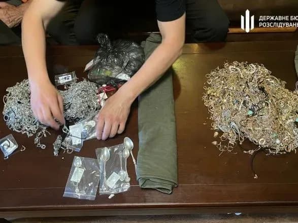 Вынесли из отделения Госспецсвязи украшения и 90 млн грн: разоблачили преступную группу