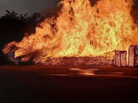 Днепропетровщина: оккупанты били кассетными боеприпасами по гражданскому объекту, три человека ранены
