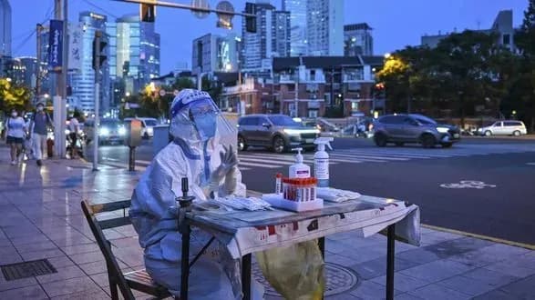 Нові спалахи Covid призвели до ізоляції мільйонів людей у Китаї