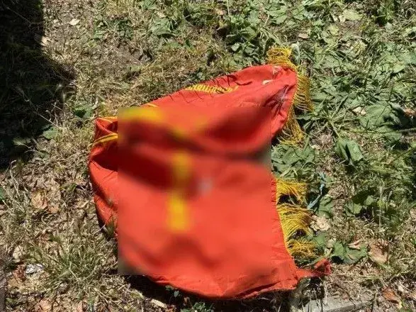 Чоловік розгулював по супермаркету Дніпра з червоним прапором: тепер йому світить до 5 років за гратами