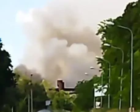 Дождался внимания HIMARS: в оккупированном Донецке горит склад боеприпасов