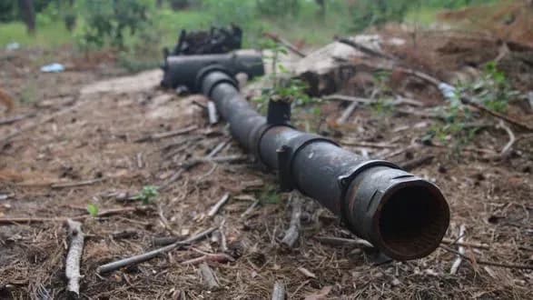 Чергова жахлива знахідка на Київщині: тіло мирного жителя виявили біля окопів росіян