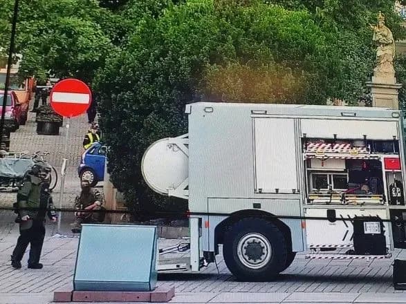 У Варшаві поліція затримала чоловіка з вибухівкою; евакуювали територію