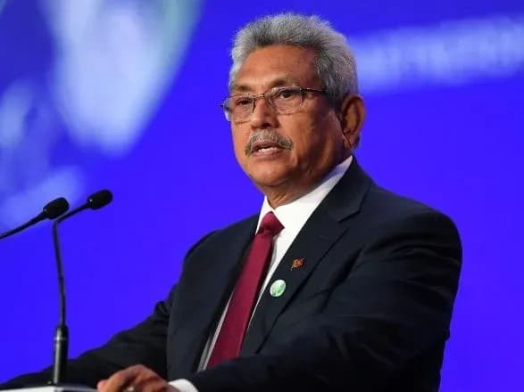 Президент Шрі-Ланки втік з країни на військовому літаку