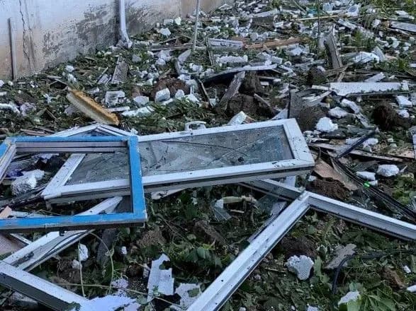 Росіяни знову вдарили по цивільних: зранку обстріляли п'ятиповерхівку у Костянтинівці