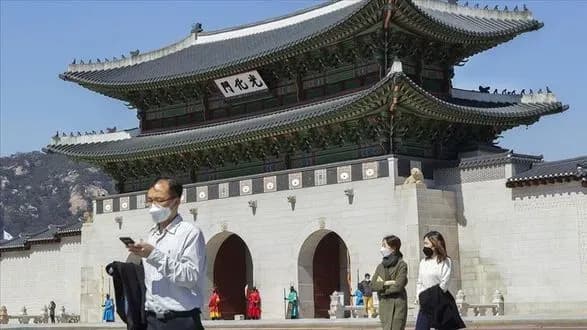 Південна Корея стикнулася з новою хвилею коронавірусу: щоденна кількість заражень перевищує 70 000