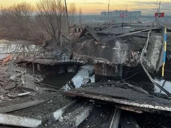 Ламали пальці, били шокером і гумовою палицею: чоловік, що вижив у полоні у рашистів, розповів про знущання окупантів