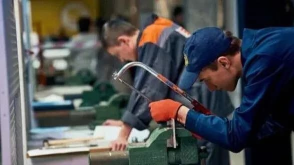 Вступ у профтех: у МОН повідомили, хто може пройти поза конкурсом і вчитися безоплатно