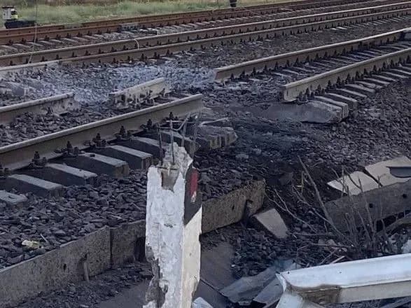 Пекельна ніч: під Мелітополем "прилетіло" по важливій для рашистів залізниці