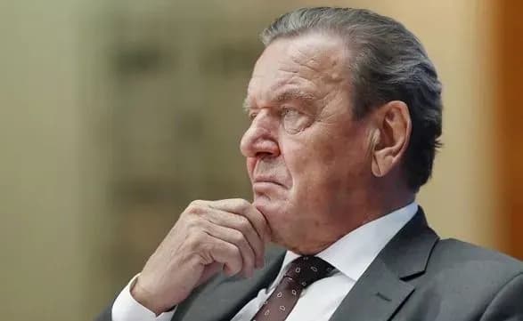 Ексканцлер Німеччини Шредер знову прибув до росії: причина візиту