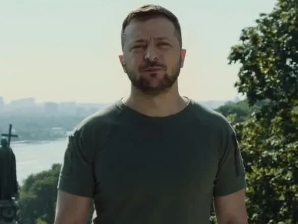 "Не зупинимось, допоки не звільнимо останній метр нашої землі": Зеленський привітав з Днем Української Державності