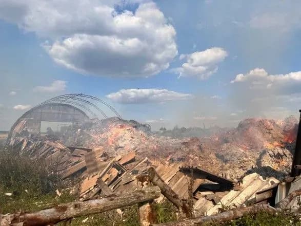 На Сумщині ворог наніс удар по цвинтарю