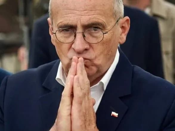 Глава МЗС Польщі відвідав Бучу: побував у модульному містечку