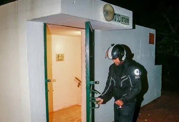 Влада Тель-Авіва оголосила про відкриття всіх громадських бомбосховищ