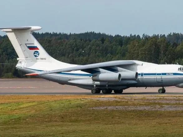 У Гомель прилетів літак Іл-76 армії рф, який міг доставити ракети для комплексів С-400