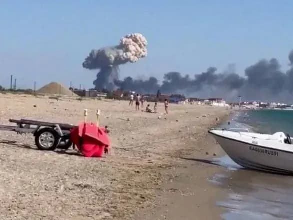 "Хлопок" в оккупированном Крыму: в минобороны рф цинично списали взрывы на "детонацию боеприпасов"