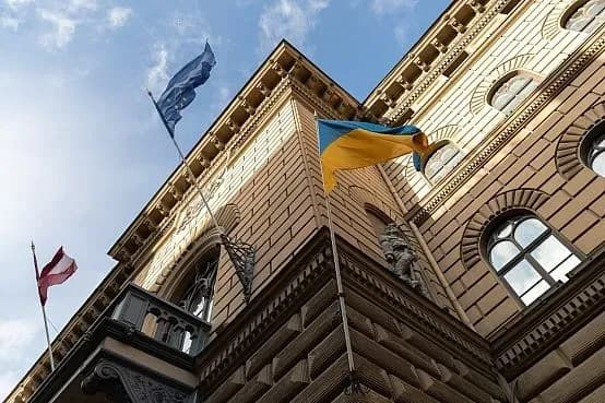 Сейм Латвії визнав рф державою, яка підтримує тероризм: закликає країни ЄС зупинити видачу віз росіянам та білорусам