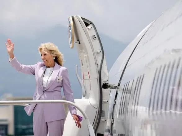 У першої леді США виявили COVID-19, Байден не захворів - Білий дім