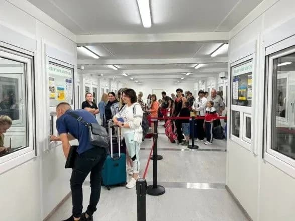 Скасування заборони на виїзд чоловіків з України: у ВР ведуться дискусії – нардеп