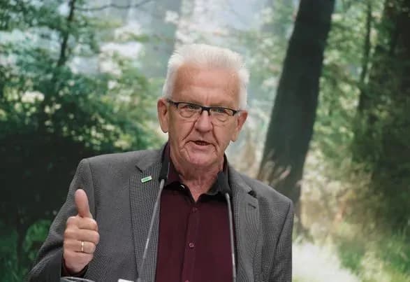 Німецький чиновник закликав використовувати мокру мочалку замість душу для економії енергії