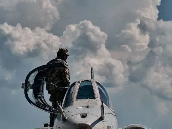 Наші пілоти мріють пересісти на "іномарки" – речник Повітряних Сил про передачу західних винищувачів