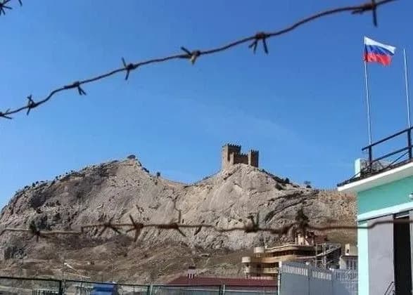 Через Крим на південь перекидають російських добровольців - ЗМІ