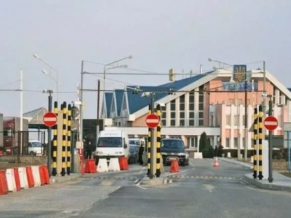 Пункт пропуска "Краковец" на границе с Польшей возобновил работу: в очереди 20 легковушек