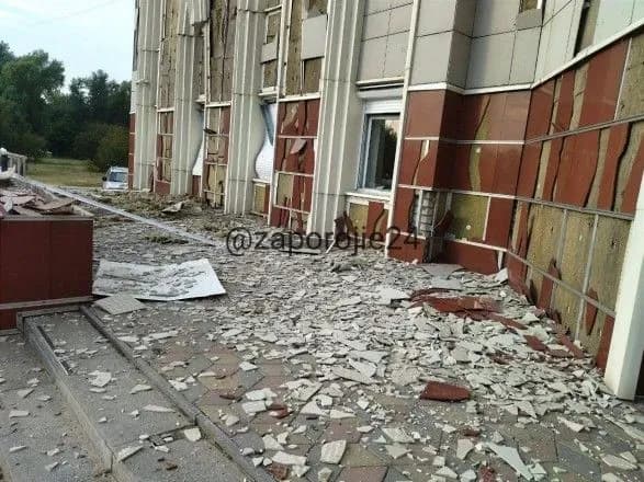 Війська рф обстріляли міську раду Енергодара – мер