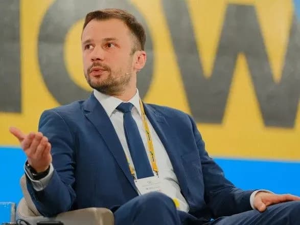 Школам не запрещено проводить праздничные линейки: Бабак рассказал, как их провести с пользой