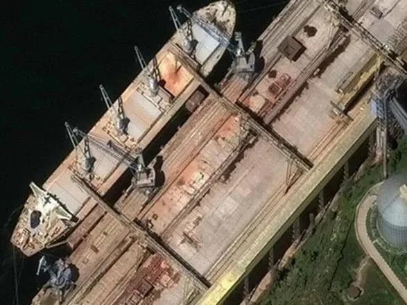 Вивезення українського зерна з Криму: накладено арешти на 6 суден-порушників