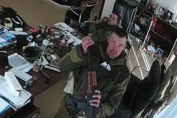 Встановлено особи ще двох окупантів, які чинили геноцид у Бучі: відео