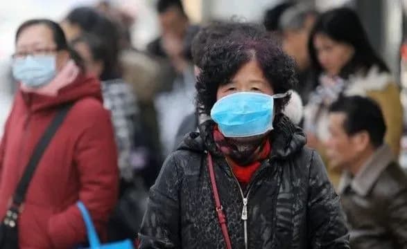 Карантин залишає китайців без їжі та предметів першої необхідності - BBC