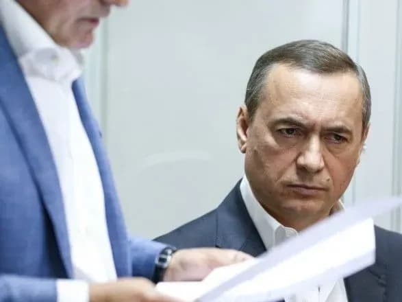 Отримання хабаря та відмиванні коштів: завершено розслідування щодо екснардепа Мартиненка