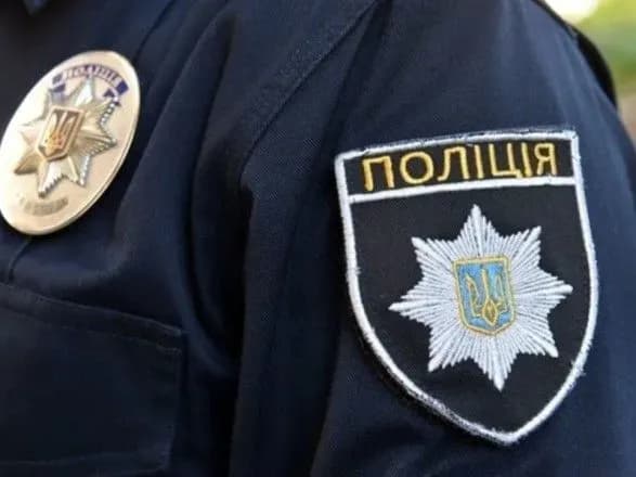 У Києві з балкону багатоповерхівки випав молодий чоловік