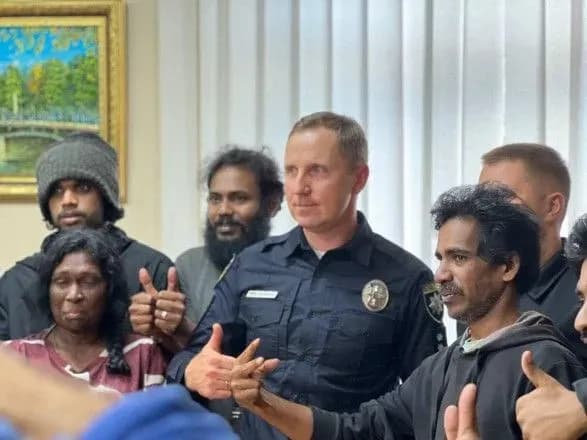 Відривали нігті, били дверима по голові: в поліції розповіли, як російські окупанти знущалися з полонених громадян Шрі-Ланки