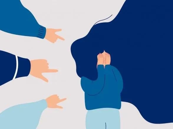 Цькування у колективі: психолог розповіла про природу мобінгу та дала поради тим, хто з ним зіштовхнувся