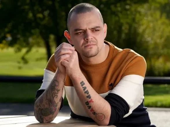 Звільнений британець із російського полону дав перше інтерв'ю після обміну: поводилися гірше, ніж з собакою