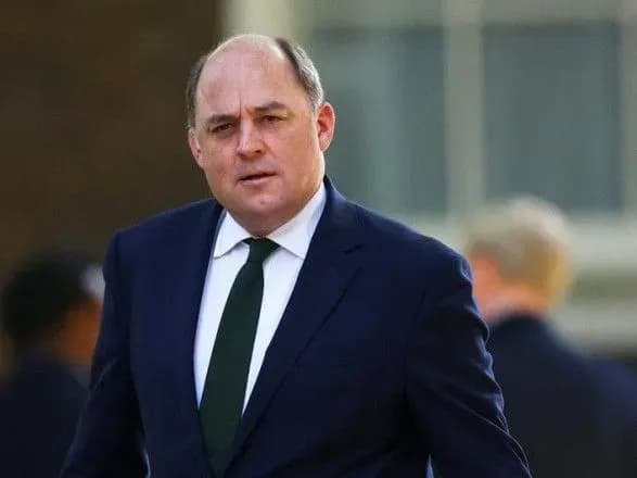 Міністр оборони Великої Британії таємно відвідав Київ і зустрівся з Резніковим