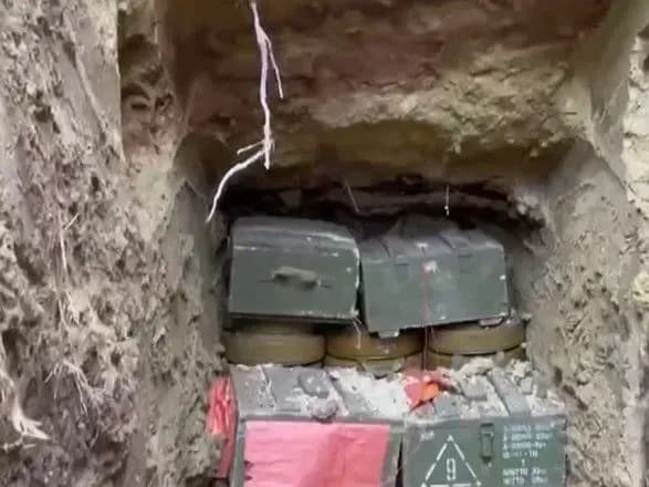 У разі вибуху затопило б цілі села та селища: під час розмінування дамби на Харківщині знайшли 175 кг тротилу та 68 мін